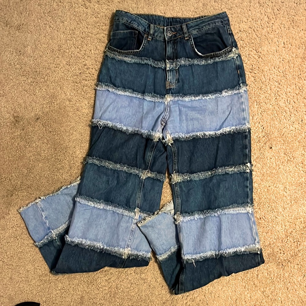 Super cute Ragged Priest jeans size 28- a little big on me! Re-poshing!